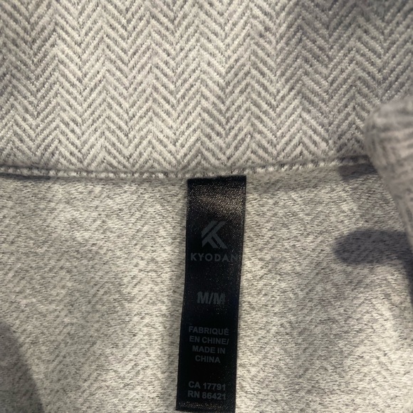 Beautiful gym top - Picture 6 of 8